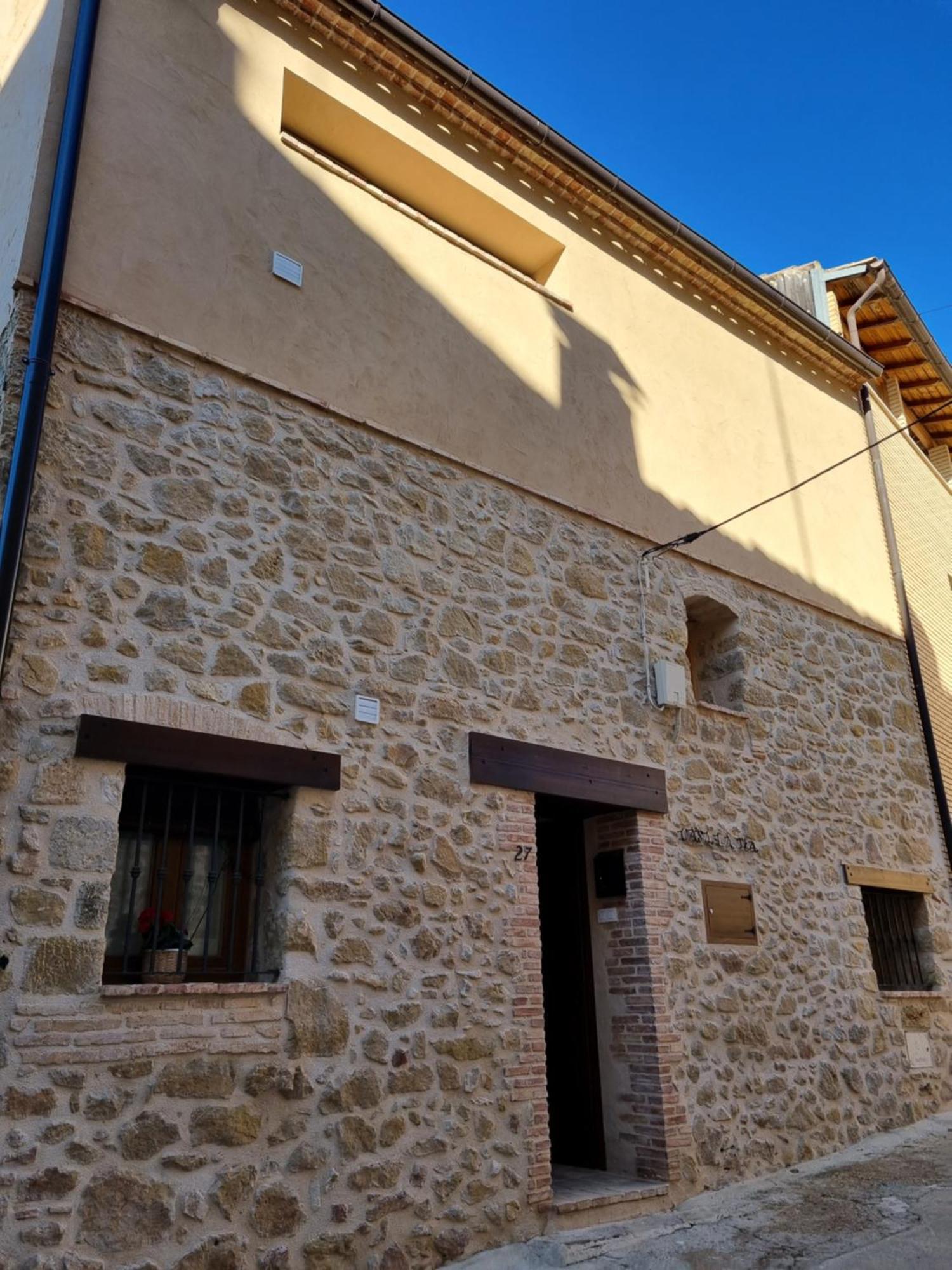 Casa La Tia Apartment Arnés Екстериор снимка